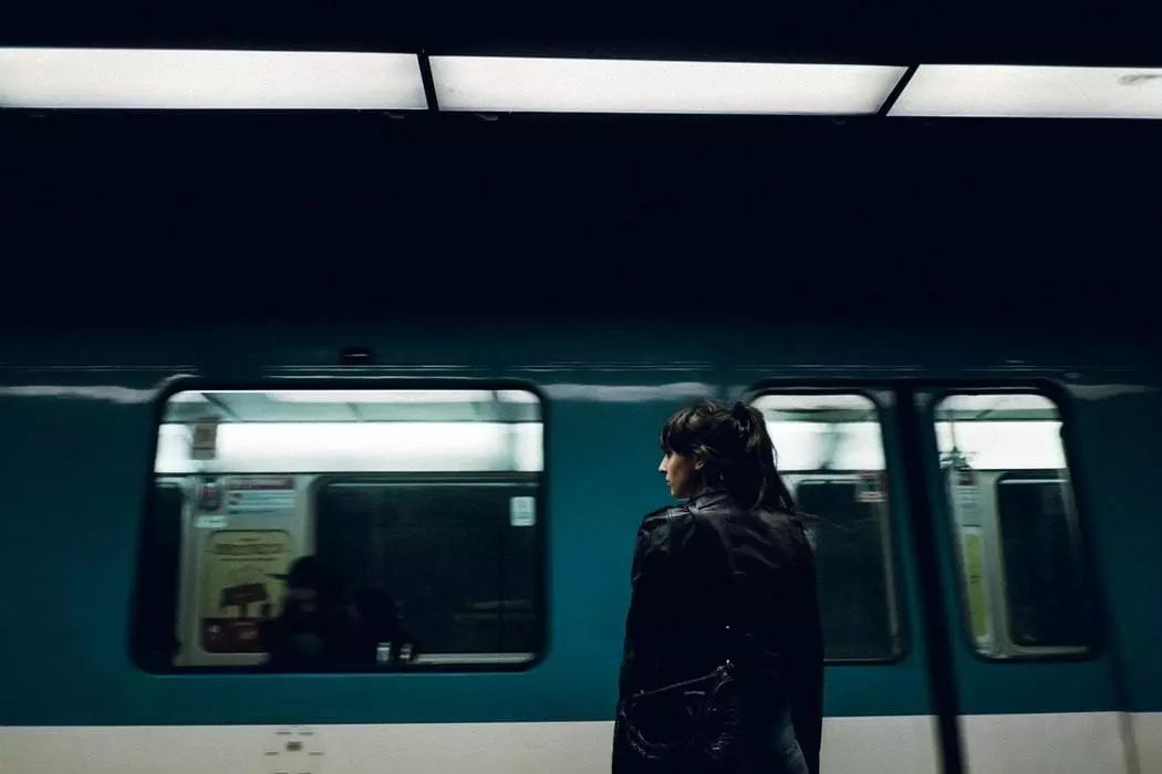 談戀愛(ài)，女生到底該不該花男朋友的錢(qián)？