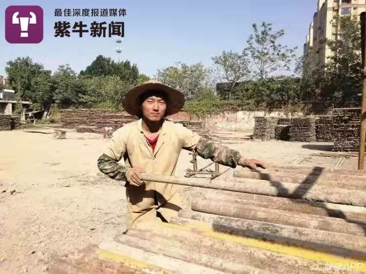 下崗工人養(yǎng)出兩個博士兒子：寒門逆襲背后，暴露了2個扎心的育兒真相