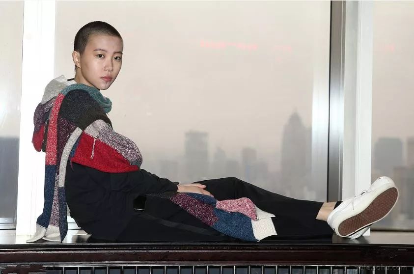 光頭的女人不好惹、最好也不要惹光頭的女人