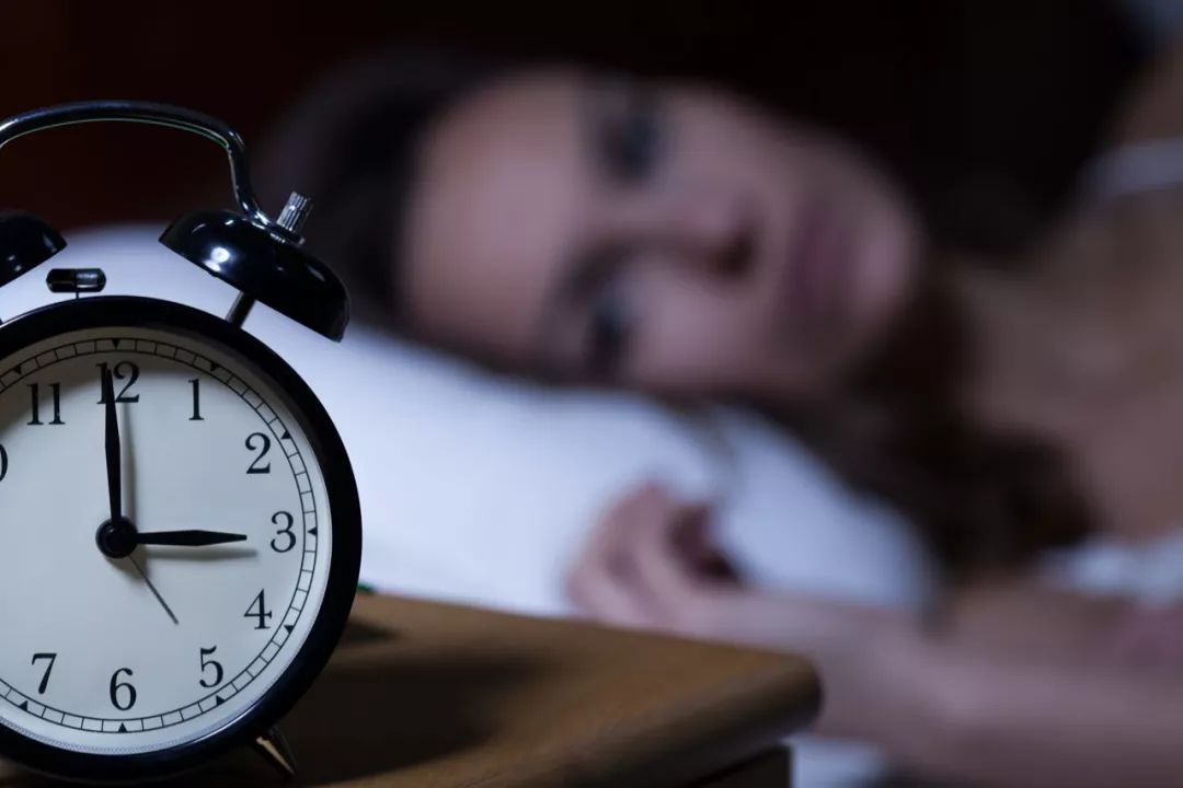 焦慮很可能是睡眠不足導致的，但不必過分擔心
