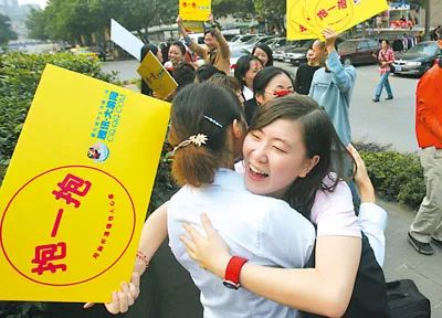 成年人生存規(guī)則：大事扛著，小事崩潰