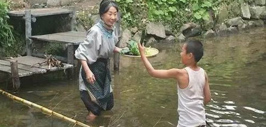 父母對孩子哭窮，不是教育，是投毒