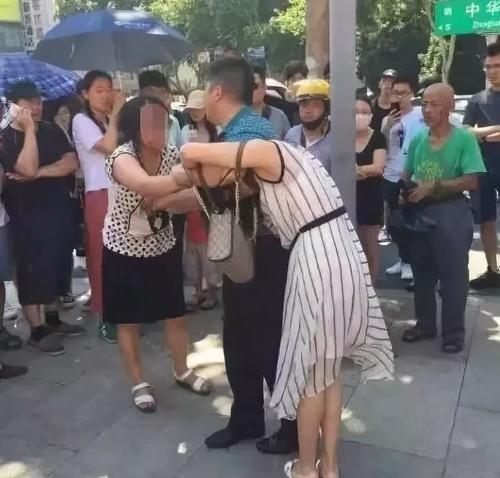 給別人當(dāng)小三的女人是什么心理
