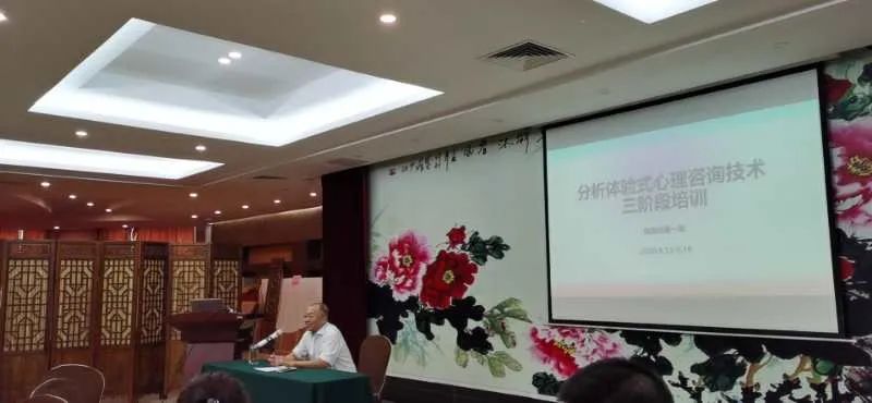 從學(xué)習(xí)的本質(zhì)，分析體驗式心理咨詢是如何起效的