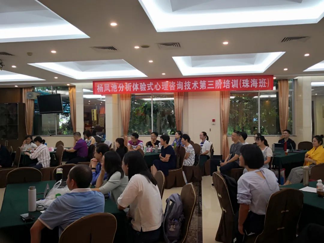 從學(xué)習(xí)的本質(zhì)，分析體驗式心理咨詢是如何起效的