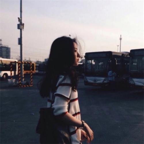 女人想你了，通常用這四種方法暗示你