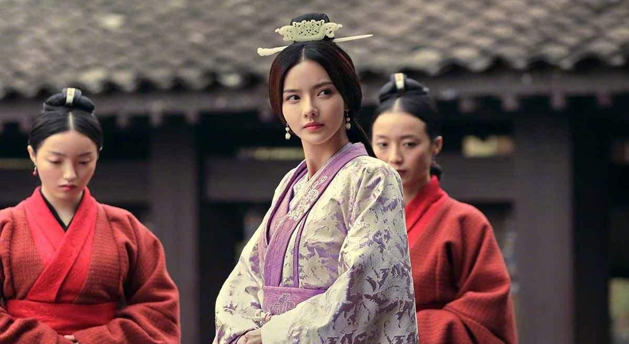 貶低女人和抬高女人，都是在把她們物化