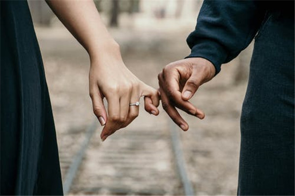 給女人婚姻的86個忠告-女人經(jīng)營婚姻家庭最佳方法