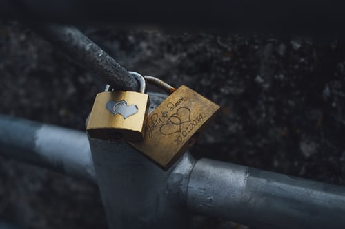 判斷老公出軌最簡單的辦法-老公出軌如何調(diào)查微信