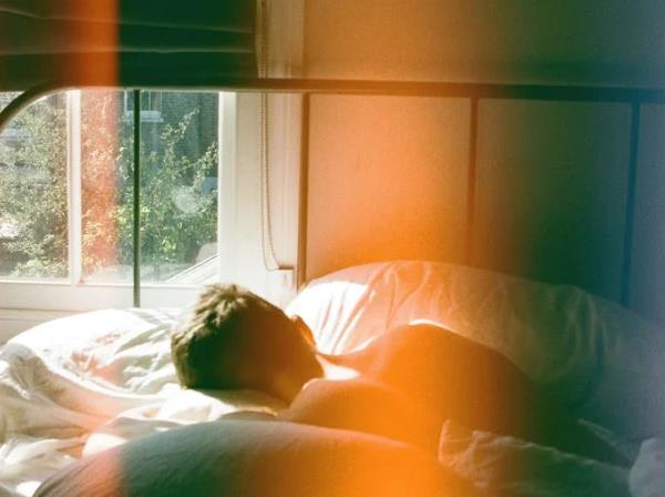 你的睡眠越來(lái)越少？睡不著，還是不想睡？