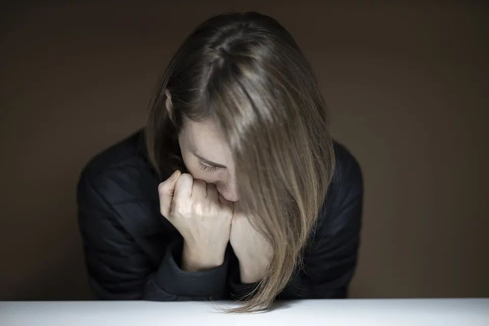 無(wú)法依靠的愛(ài)，難以擺脫的依賴