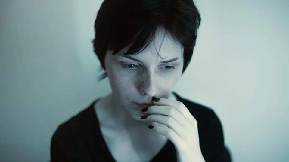 無(wú)法依靠的愛(ài)，難以擺脫的依賴