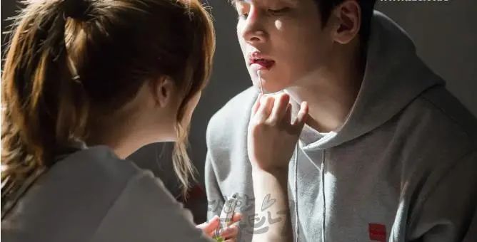 男生最討厭女生在床上做什么？