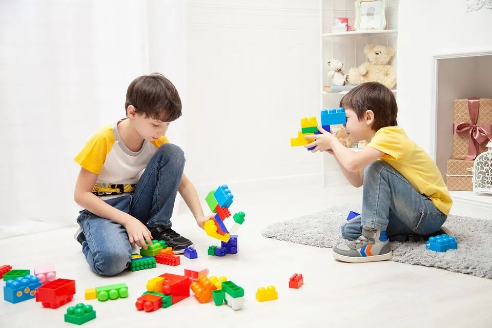 小孩的社交，不喜歡和其他小朋友一起玩怎么辦？