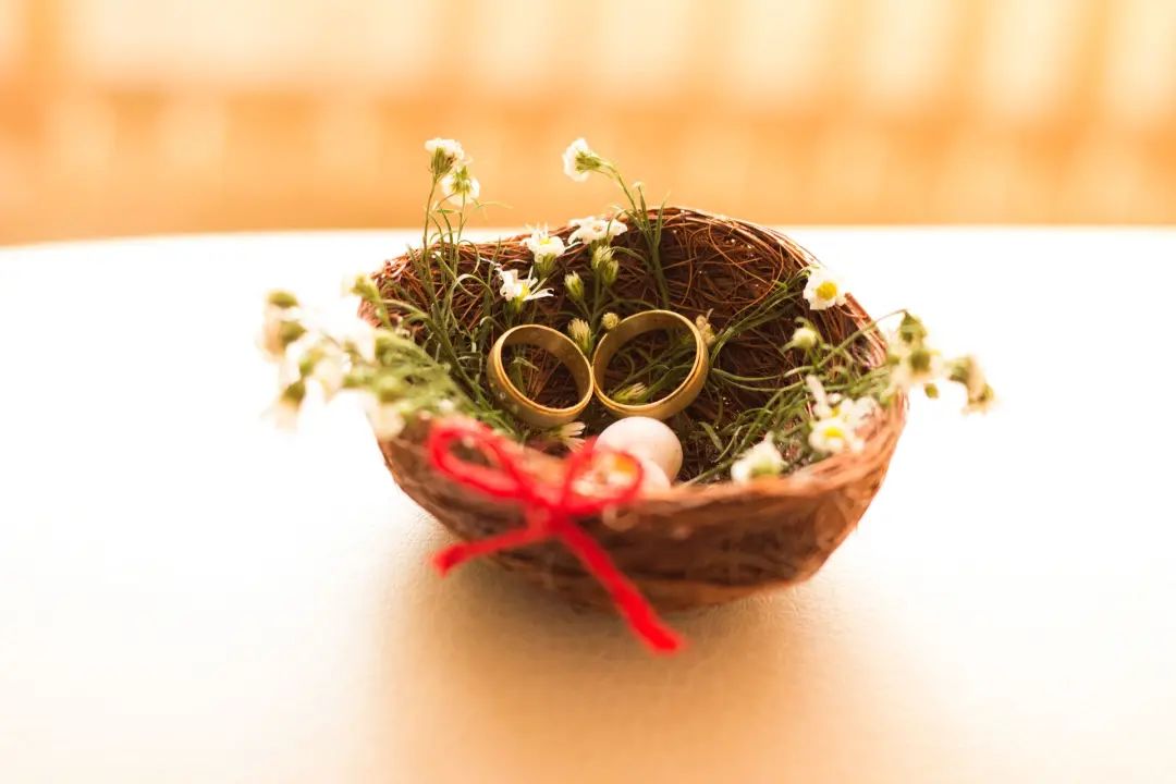 穩(wěn)定的婚姻關(guān)系中離不開(kāi)“共情”和利他精神