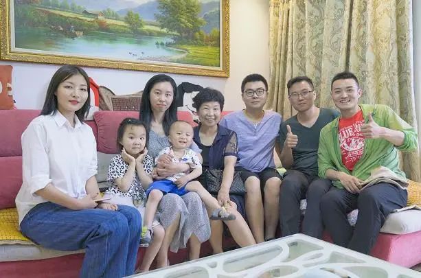 基因和環(huán)境哪個(gè)對(duì)人影響更大？