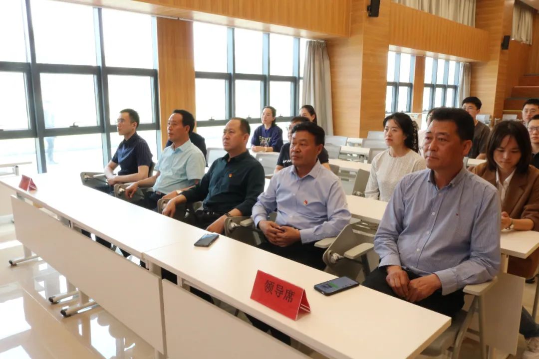 鄭州經(jīng)開(kāi)區(qū)社會(huì)心理服務(wù)中心揭牌成立