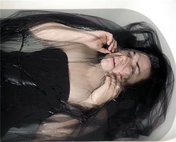 有焦慮癥的明星，光芒的背后是痛苦 