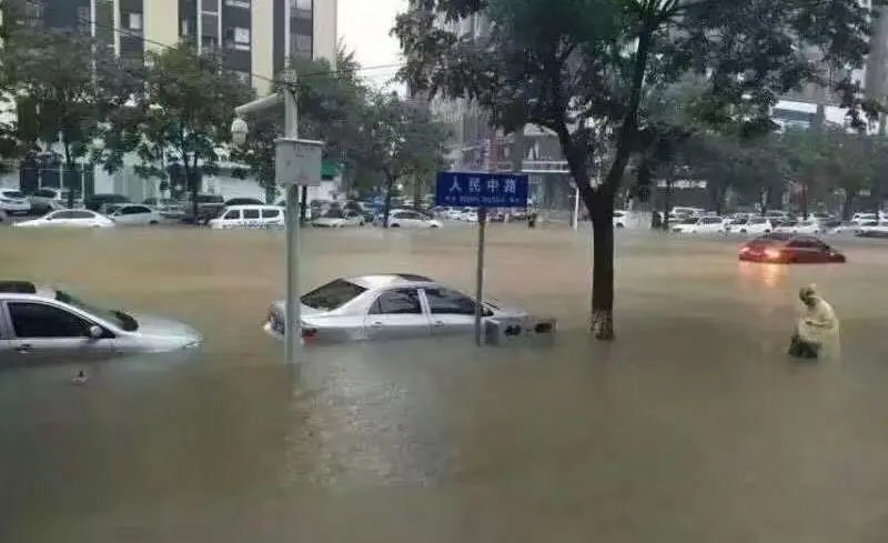 河南洪水之中，心理的創(chuàng)傷如何撫平？