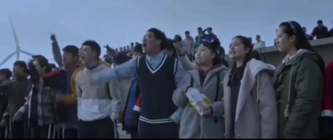 總是因?yàn)橐恍┬∈赂械诫y過(guò)怎么辦？