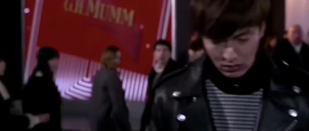 總是因?yàn)橐恍┬∈赂械诫y過(guò)怎么辦？