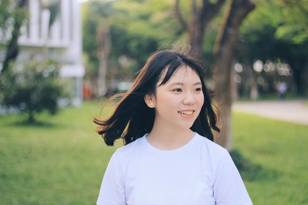 總是用微笑來掩飾悲傷是什么心理原因？