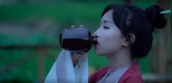 李子柒被虐待，被父母拋棄，她卻想溫暖更多人