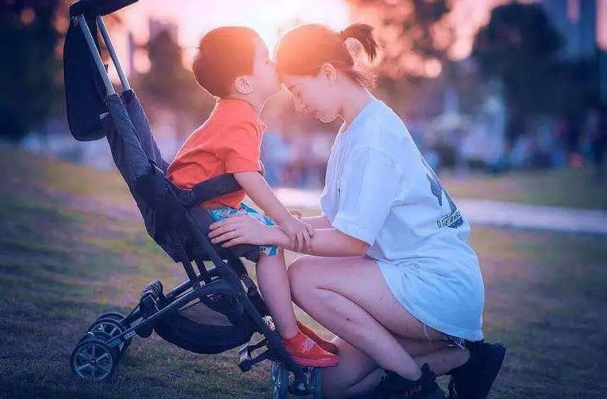 90后的現(xiàn)狀：治愈自己、和解父母、保護(hù)孩子