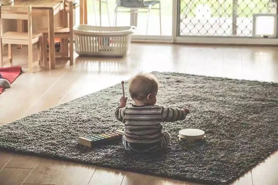 孩子天天在家玩、睡的作息該如何安排？