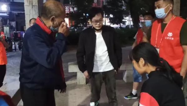 愛不是控制和索取、愛需要接納和尊重