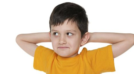 孩子社交障礙的表現(xiàn)，有什么方法改善？