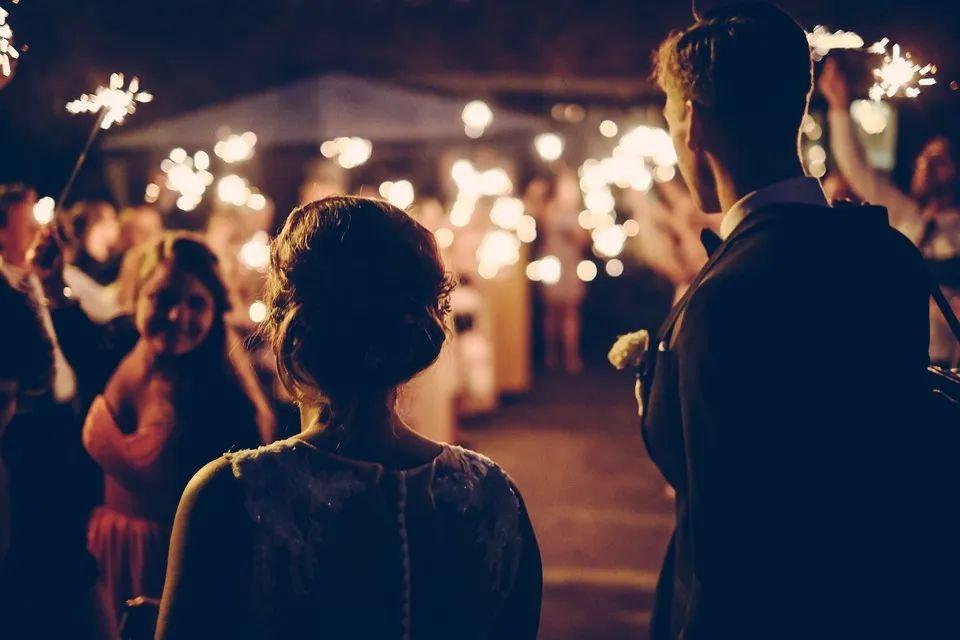 心理咨詢師如何通過(guò)婚姻治療改善婚姻質(zhì)量