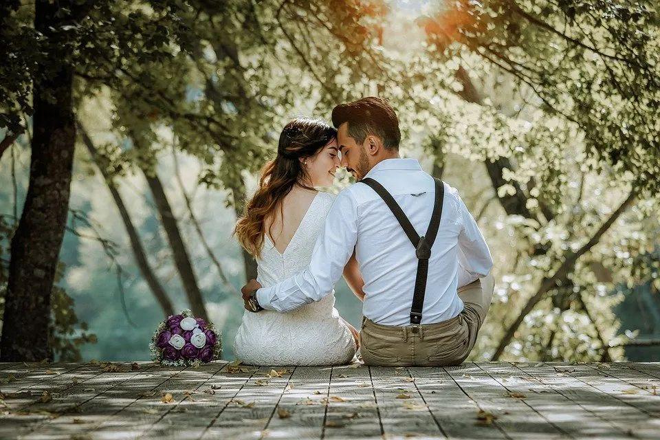 心理咨詢師如何通過(guò)婚姻治療改善婚姻質(zhì)量